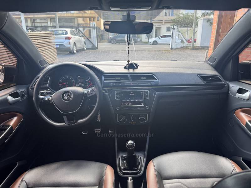 VOLKSWAGEN - SAVEIRO - 2020/2020 - Prata - Sob Consulta