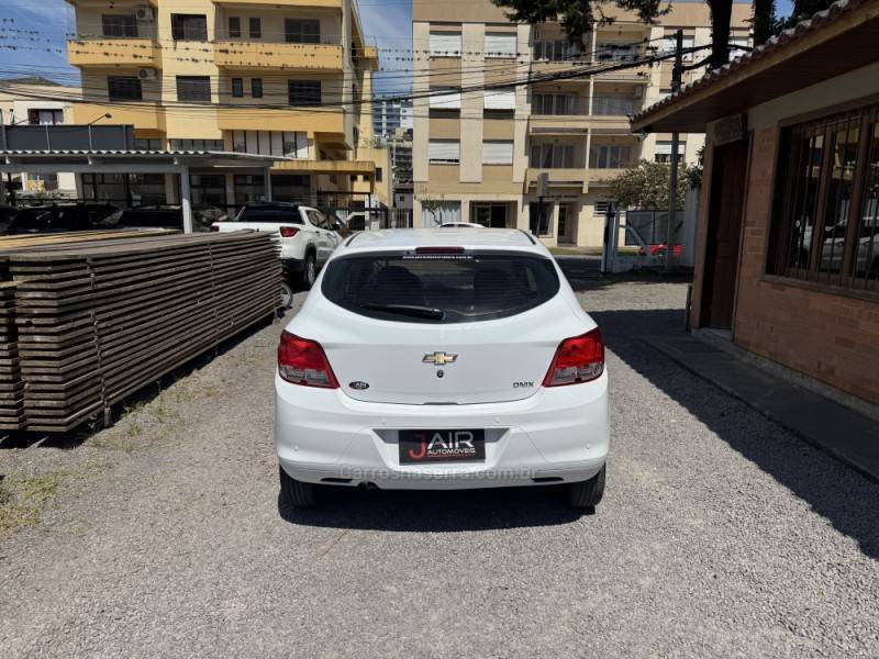 CHEVROLET - ONIX - 2015/2015 - Branca - Sob Consulta