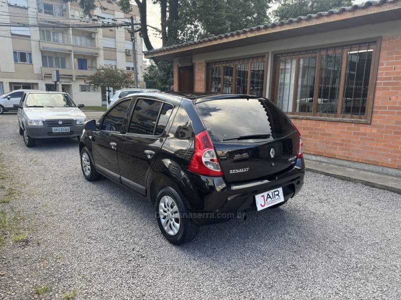 RENAULT - SANDERO - 2010/2010 - Preta - Sob Consulta