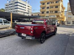 TOYOTA - HILUX - 2022/2022 - Vermelha - Sob Consulta